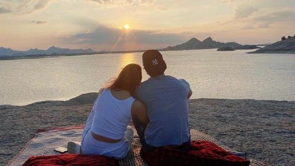 Alia Bhatt Enjoys Sunset With Ranbir Kapoor On His Birthday, Calls Him Her Life