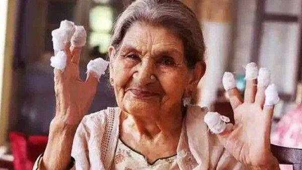 Gulabo Sitabo Actress Farrukh Jaffar Passes Away At 89