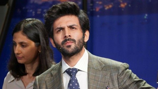 Netizens Lionise Kartik Aaryan After Dhamaka Trailer Release