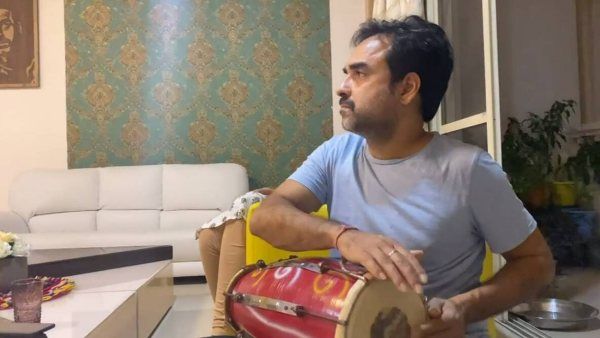 Pankaj Tripathi's Dholak Skills In A Viral Video Has Fans Impressed