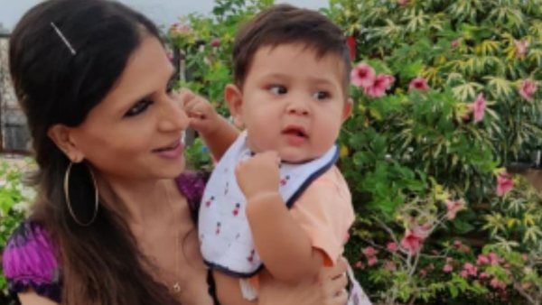 Saba Ali Khan Calls Out Paparazzi Chasing After Kareena & Jeh Ali Khan, Says They Are 'Torturing A Child'