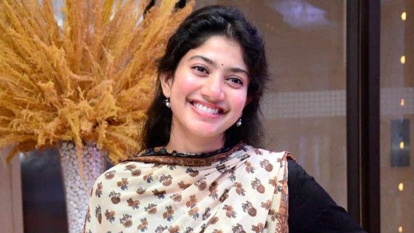 Sai Pallavi Reveals That She Did Not Kiss Naga Chaitanya In Love Story