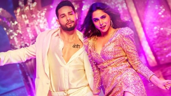 Sharvari: Siddhant & I Were In Awe Of Rani Ma'am & Saif Sir's Sizzling Chemistry In 'Tattoo Waaliye' Song