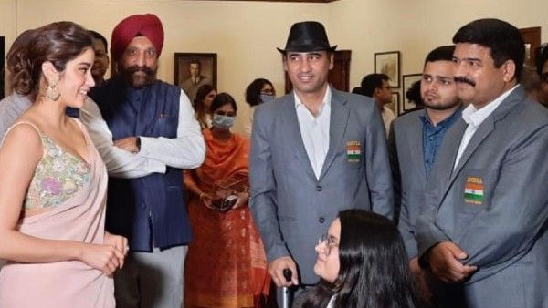 Janhvi Kapoor Meets Paralympians At A Felicitation Ceremony For Their Historic Performance At Tokyo Olympics
