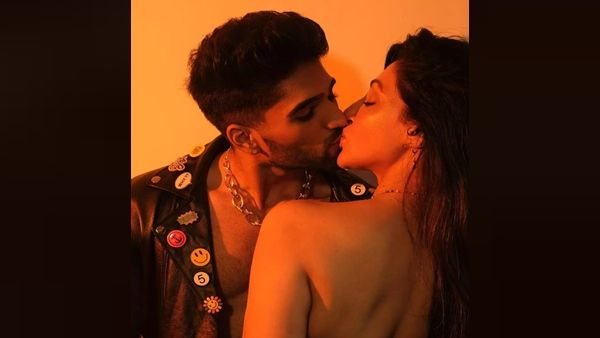 Zeeshan Khan Confirms Dating Reyhna Pandit; Bigg Boss OTT Fame Shares Intimate Picture With Her