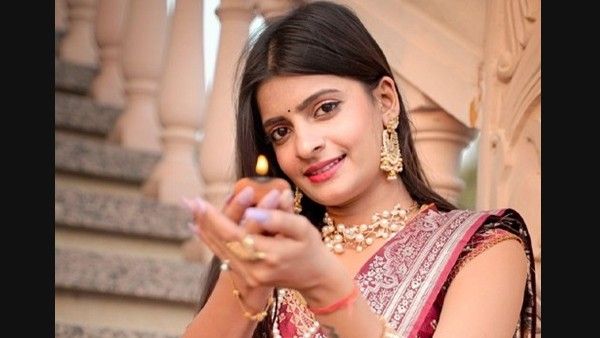 Alisha Rajput Is Wooing Netizens With Her Talent