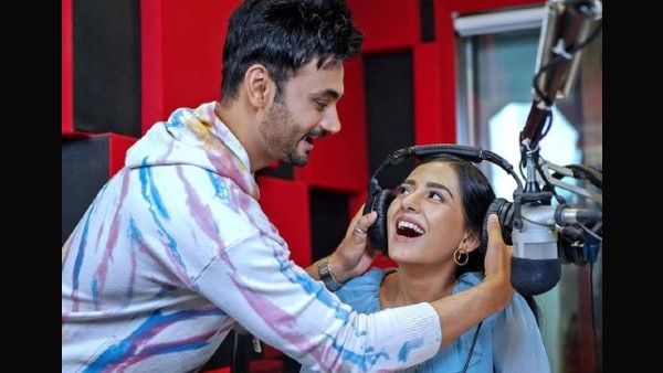 Amrita Rao's Husband RJ Anmol Had Proposed To Her On Live Radio; Actress Says 'Whole City Was Listening'
