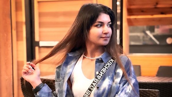 Actress Esha Jhanji Is A Popular Face On The Internet For Her Creative Endeavours