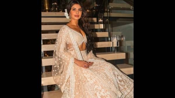 Priyanka Chopra Sets The Dance Floor On Fire On THIS Shah Rukh Khan Song At Her Diwali Bash, Watch Video