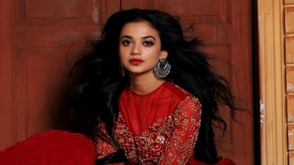 EXCLUSIVE! Shruti Sharma Shares Tips For People Facing Financial Crisis Amid Diwali