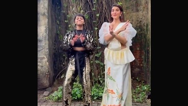 Jacqueline Fernandez Goes 'Manike Mage Hithe' With Singing Sensation Yohani; Watch Video