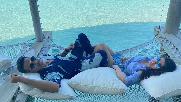 Akshay Kumar Shares Adorable Birthday Wish For Wife Twinkle Khanna With A Vacation Pic In Maldives