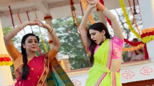 Anupamaa: Rupali Ganguly And Sara Ali Khan Dance To ‘Chaka Chak’ Song Of Atrangi Re; Fans React