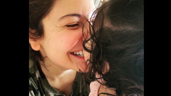 Virat Kohli Asks Paparazzi Not To Click Vamika's Pictures As He Travels To South Africa With Anushka Sharma