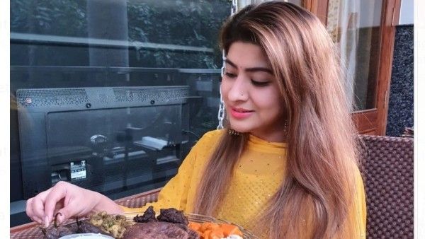 Food & Lifestyle Blogger Bhavya Narang Is A Magician And The Way Of Her Blogging Is Her Magic Pencil