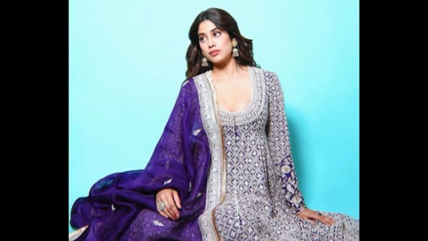 Janhvi Kapoor Offers Her Prayers At The Tirumala Shrine, Dons A Lovely Traditional Attire