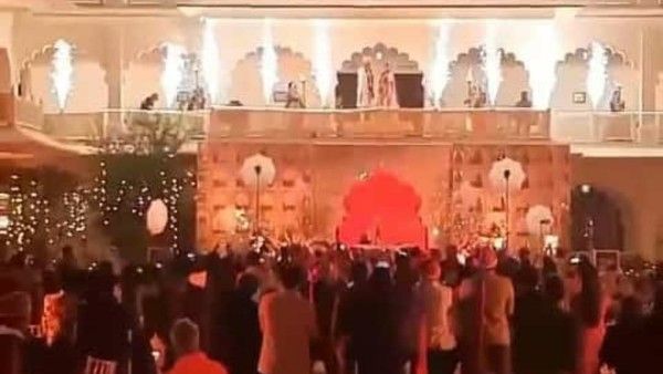 Katrina Kaif-Vicky Kaushal's FIRST PICTURE From Wedding As Newlyweds Gets Leaked On Social Media