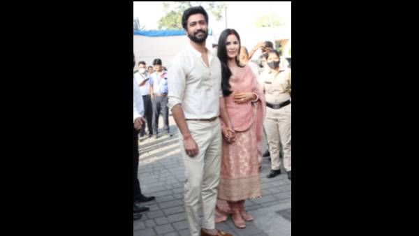 Katrina Kaif And Vicky Kaushal Make First Public Appearance As Newlyweds, See Pics