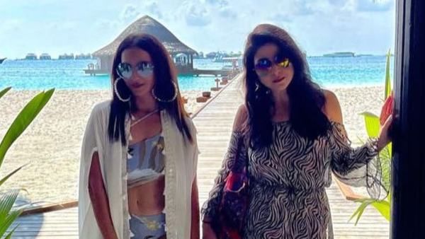 After Kareena Kapoor & Amrita Arora, Maheep Kapoor & Seema Khan Test Positive For COVID-19