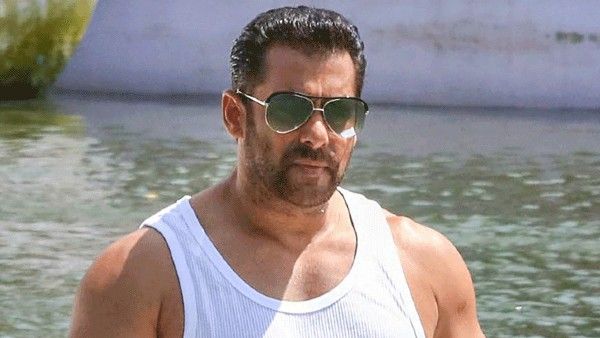Salman Khan Opens Up On Snake Bite Incident; 'It Bit Me Thrice, I Was Hospitalized For 6 Hours'