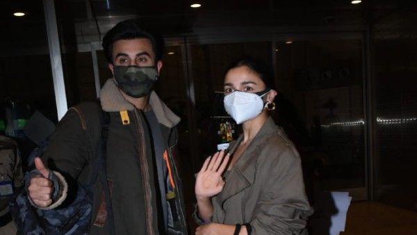 Ranbir Kapoor & Alia Bhatt Twin In Matching Outfits As They Jet Off To Secret Location To Ring In The New Year