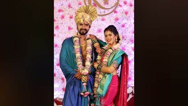 Vijay Andalkar Ties The Knot With His Lagnachi Wife Weddingchi Bayko Co-Star Rupali Zankar; See Pics