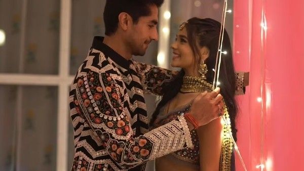 Yeh Rishta Kya Kehlata Hai SPOILER: Akshara Realises Her Love For Abhimanyu; Duo To Get Married!