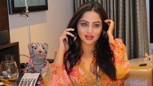 Arshi Khan Expresses Her Views On Tejasswi & Karan's Relationship; Refuses To Comment On Rakhi Sawant's Game