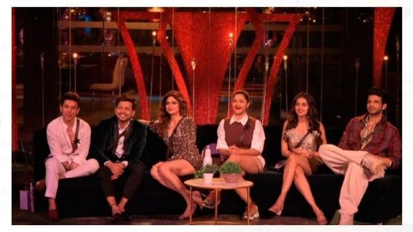 Bigg Boss 15 Jan 28 Highlights: Karan, Tejasswi & Other Finalists Get Emotional After Watching Their AVs