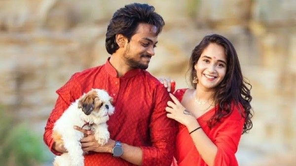 Deepthi Sunaina Announces Breakup With Shanmukh Jaswanth, Latter Reacts