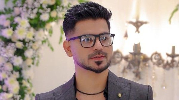 Kashif Aslam Serves Perfection As A Young Makeup Artist