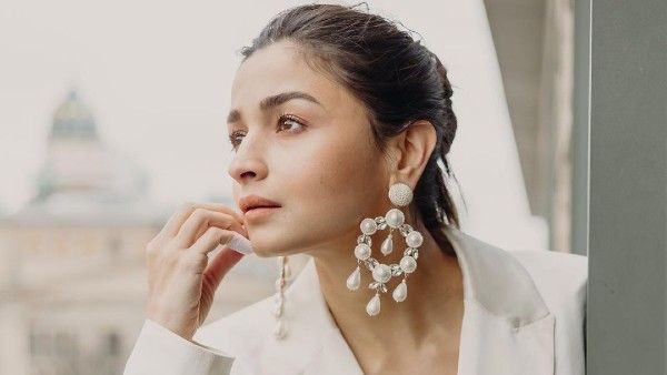 Alia Bhatt Responds To Netizens Criticising Vijay Raaz's Casting As Trans Woman In Gangubai Kathiawadi