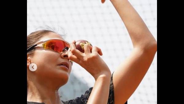 Anushka Sharma Sharpens Her Bowling Skills As She Preps For Chakda Xpress, Jhulan Goswami Reacts