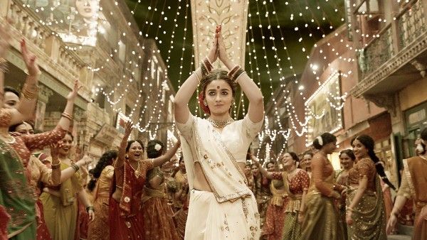 Gangubai Kathiawadi's First Track 'Dholida' Gets You Grooving To The Beats Of The Dhol