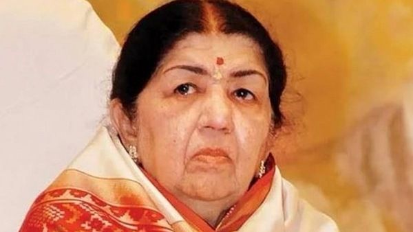 'I'm Praying': Asha Bhosle Visits Lata Mangeshkar In Hospital, Says Veteran Singer Is Stable