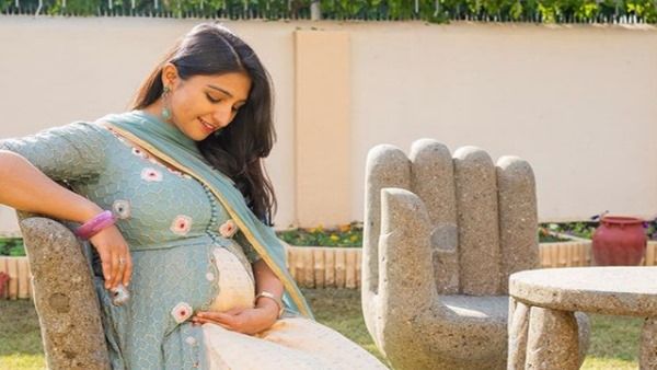 YRKKH Star Mohena Kumari Is Expecting Her First Child; Flaunts Her Baby Bump