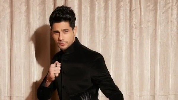 Sidharth Malhotra Wins ‘Critics Best Actor’ At Dadasaheb Phalke International Film Festival Awards 2022