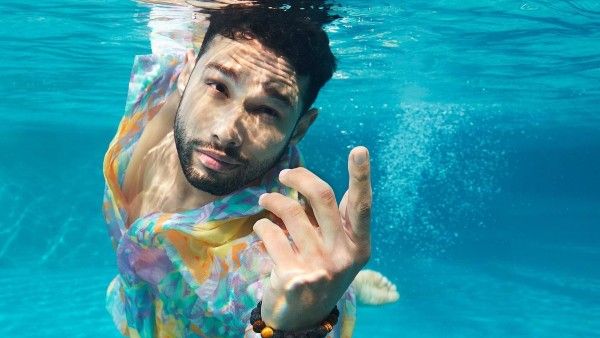 Siddhant Chaturvedi's Latest Underwater Clicks Spark A Meme Fest