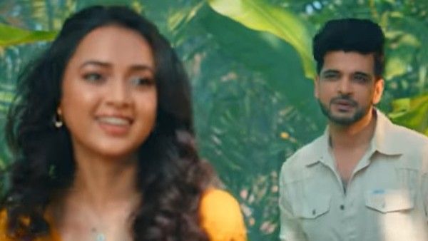 Karan Kundrra & Tejasswi Prakash's Rula Deti Hai Song Out; Fans Call It Awesome & Want Part 2 Of The Song