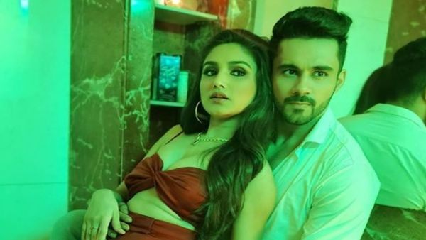 Donal Bisht Rubbishes Reports Of Dating Abhishek Bajaj; Says ‘I’m Single And Not Ready To Marry’