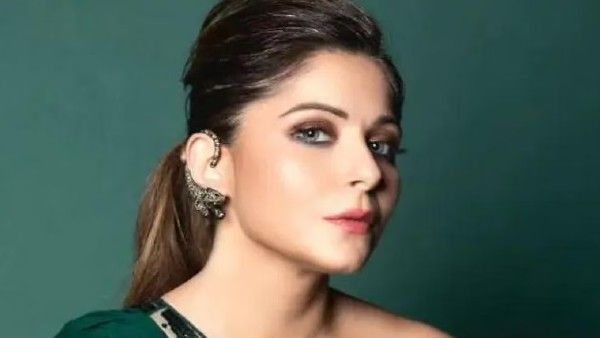 Kanika Kapoor To Get Hitched To An NRI Businessman In May This Year?