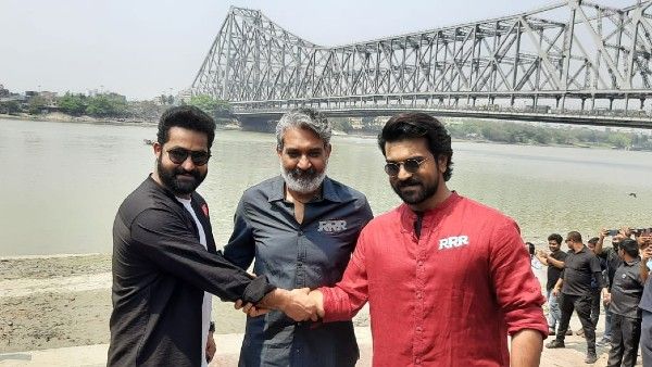 RRR Team Visits Howrah Bridge In Kolkata!