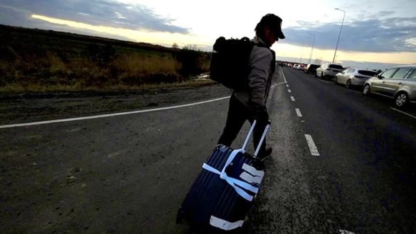 Sean Penn Joins Ukrainian Refugees On Foot To Poland, Reveals He Made It Out Safely