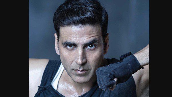 Akshay Kumar Regrets Endorsing Pan Masala Brand; Fans Laud His Honest Apology
