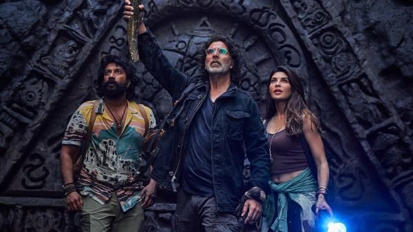 Ram Setu: Akshay Kumar Shares First Look, Fans Ask 'Why Light A Fire When You Can Carry A Torch?'