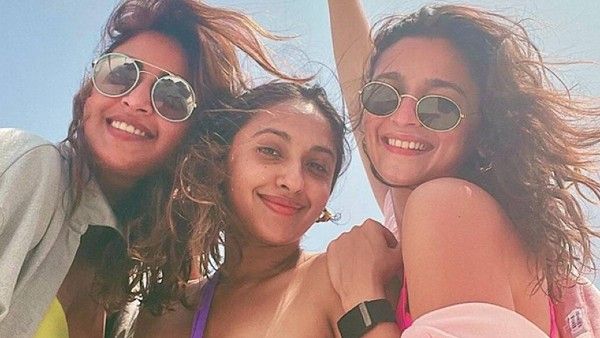Alia Bhatt's BFF's Anushka & Akansha Ranjan To Host Bachelorette Party Before Her Wedding With Ranbir Kapoor?