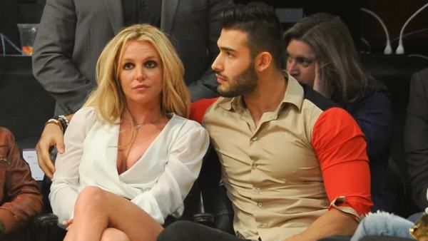 Britney Spears Announces Pregnancy, Expecting First Child With Sam Asghari