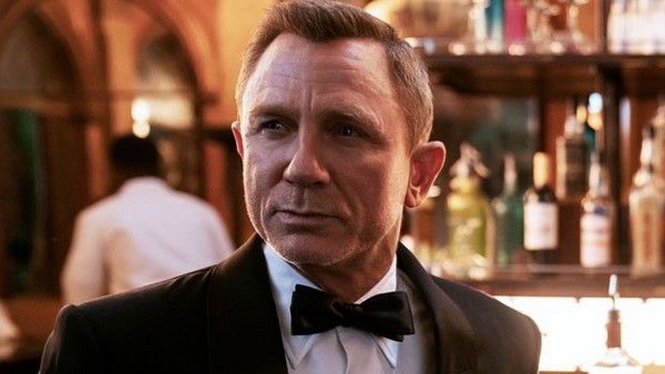 Daniel Craig Tests Positive For COVID-19, His Broadway Show Macbeth Cancelled Through April 7