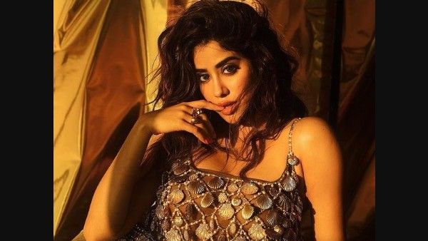 Janhvi Kapoor Reveals Her Mom Sridevi Was Obsessed With The Meaning Of Her Name; 'It Resonated With Her'