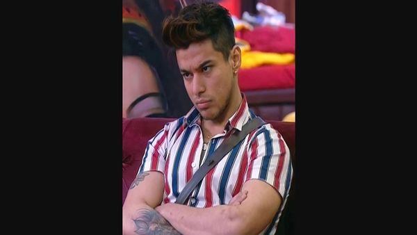 Pratik Sehajpal Asks His Abusive Fans To Leave His #PratikFam For Using Abusive Words Online